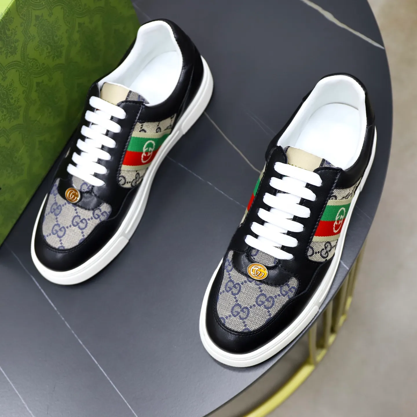 Ex-factory price: 420💰🙅‍♂️🙅‍♂️🙅‍♂️ Brand: Gucci GUCCi Standard code: 38-44 (45 customized) Grade: Same as the official website Material: Original leather splicing, comfortable and breathable sheepskin lining, original wear-resistant outsole Style category: Men's fashionable casual shoes, running, sports shoes, noble luxury brand elements, top luxury Color: actual picture color